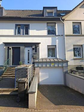 Hausfront - 5 Zimmer Reihenmittelhaus zum Kaufen in Bochum