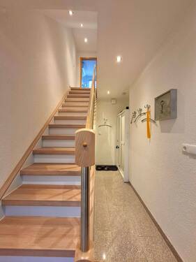 Hausflur - 5 Zimmer Reihenmittelhaus in Bochum