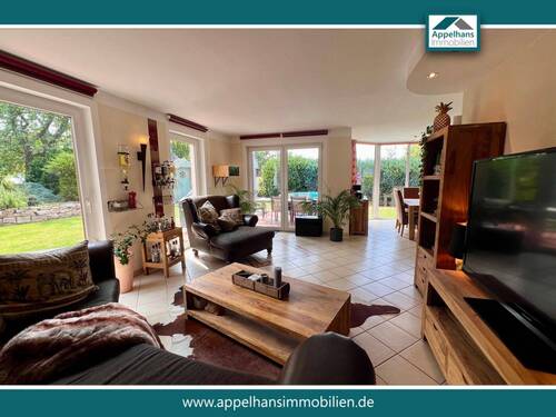 Wohnzimmer - 4 Zimmer Einfamilienhaus zum Kaufen in Bad Oeynhausen