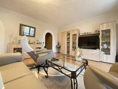 Wohnzimmer - 3 Zimmer Etagenwohnung zum Kaufen in Eschweiler / Röhe