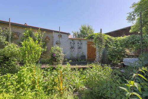 Kräutergarten hinter der Scheune - 