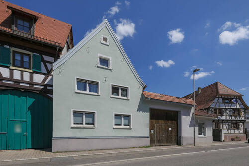Hausfront - Einfamilienhaus mit 151,90 m&sup2; in Dettenheim zum Kaufen