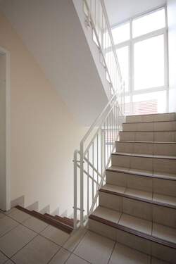 Treppenhaus - 3 Zimmer Etagenwohnung in Falkensee