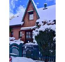 Courtagefrei - Friesenhaus - Bus und S Bahn Krupunder in ein paar Gehminuten - 277 m2 WflNfl. - Hamburg Eidelstedt