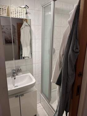 Kleines Bad mit Dusche - 