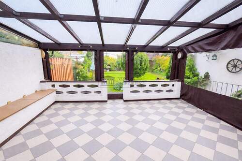 Entspannen im Sommer - 5 Zimmer Mehrfamilienhaus, Wohnhaus zum Kaufen in Meerbusch