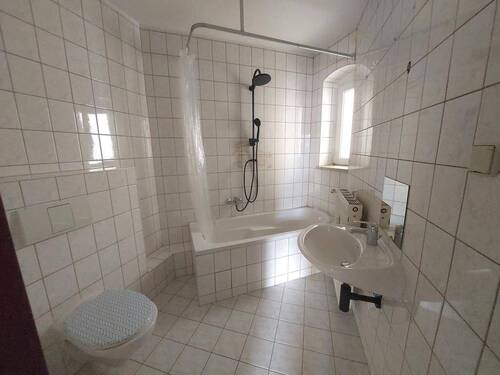 Bad - Etagenwohnung mit 67,00 m&sup2; in Gera zur Miete