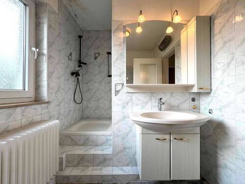 Bad mit Dusche … - 