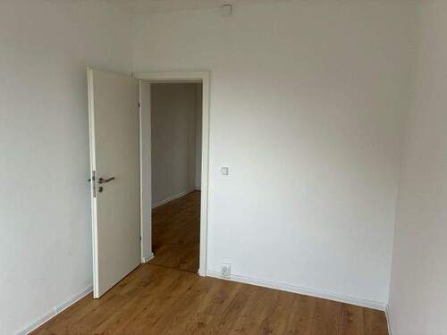 Kinderzimmer Rückansicht - 3 Zimmer Etagenwohnung zur Miete in Halle (Saale)