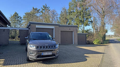 Garagen - 7 Zimmer Mehrfamilienhaus, Wohnhaus in Wesel