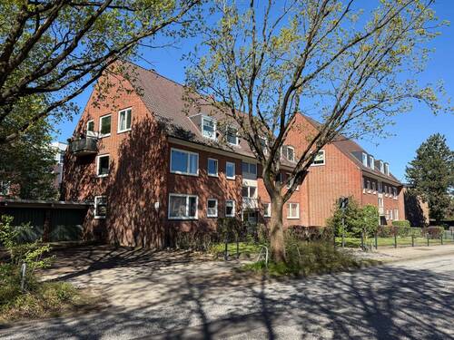 Grüne Anlage - Mehrfamilienhaus, Wohnhaus in Hamburg