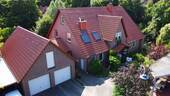 Hausansicht_oben_vorne - Großzügiges Zweifamilienhaus in ruhiger Lage in Ottersberg zu verkaufen