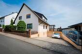 Titelbild - Freistehendes Zweifamilienhaus in begehrter, idyllischer Wohnlage