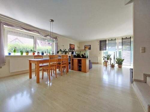 Wohnen/Essen - 5 Zimmer Doppelhaushälfte in Kumhausen