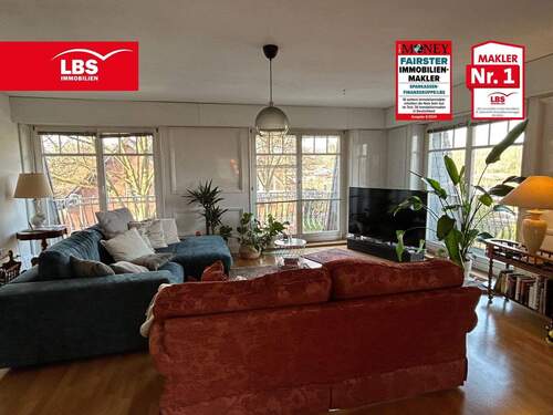 Wohnzimmer - 3 Zimmer Mehrfamilienhaus, Wohnhaus zum Kaufen in Berlin