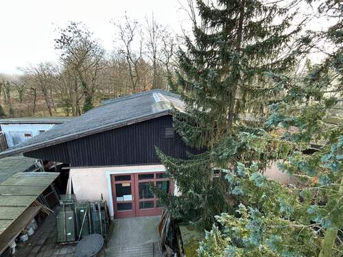 Sicht auf hintere Werkstatt - 