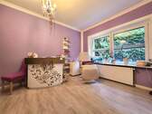Zimmer im Erdgeschoss / Büro / Gewerbe / Kosmetiks - 