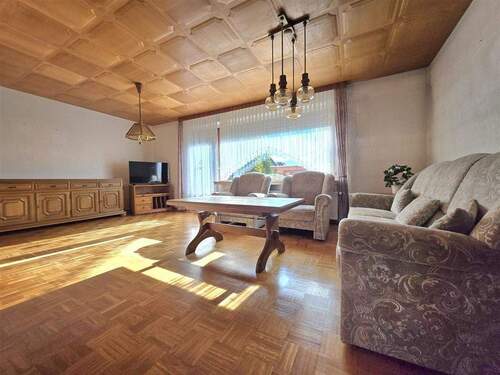 Wohnzimmer mit Terrassenzugang - 4 Zimmer Einfamilienhaus in Wilster