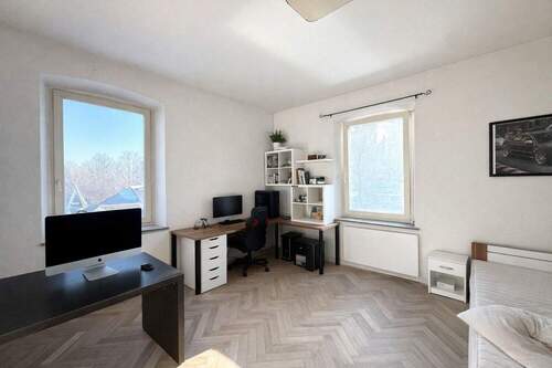 Wohn- Arbeitszimmer - 
