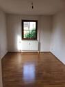 Wohnzimmer - Schöne 3 Zimmer Erdgeschoss Wohnung mit Garten