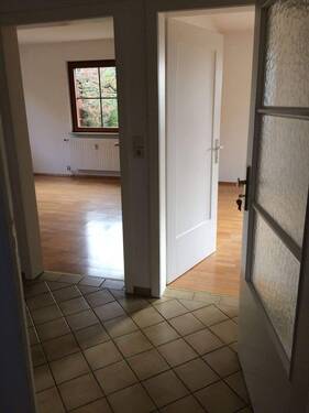 Flur - Etagenwohnung mit 66,00 m&sup2; in Plochingen zur Miete