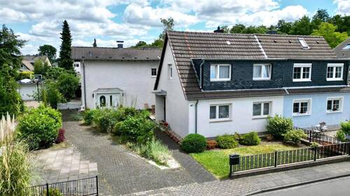 Vorderansicht - 7 Zimmer Mehrfamilienhaus, Wohnhaus zum Kaufen in Leverkusen