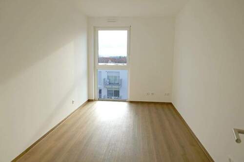 Zimmer 2 - Etagenwohnung mit 99,60 m&sup2; in Nürnberg zur Miete
