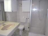 Duschecke plus WC, Waschbecken - 1 Zimmer Etagenwohnung in Hamburg Ohlsdorf