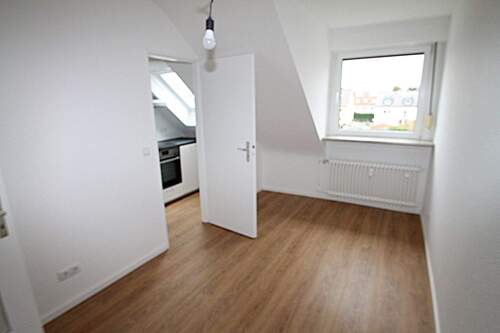 Esszimmer - 2 Zimmer Etagenwohnung zur Miete in Frankfurt am Main