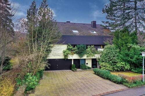 Frontansicht - 9 Zimmer Einfamilienhaus zum Kaufen in Bisingen