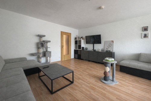 Wohnzimmer - Attraktive Wohnung in ruhiger Sackgassenlage mit Balkon