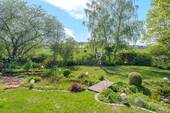 Idylle pur - Traumhafte Naturblicklage - Repräsentative Architektur - Gartenparadies - Einliegerwohnug