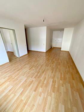 Wohnzimmer - 2 Zimmer Etagenwohnung in Ronnenberg