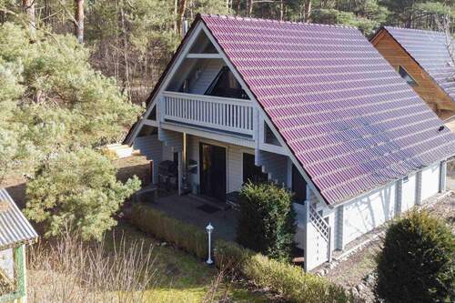 Giebel mit Terrasse und Balkon - 