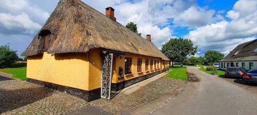 Hauseingang an der Hausrückseite - 