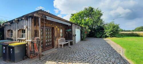 Zufahrt zu den Garagen - 