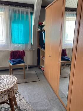 Kleiderschrank - 