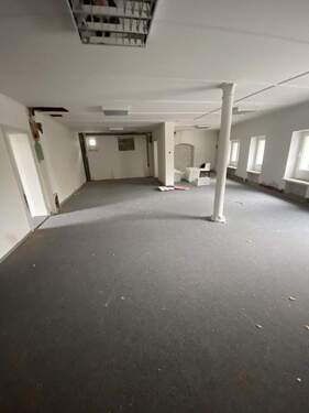 Bild 1 - Geräumige Gewerbefläche im Obergeschoss zu vermieten