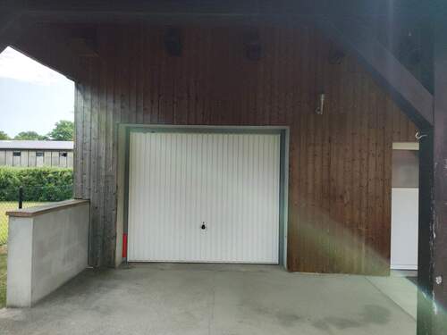 Garage am Wohnhaus - 