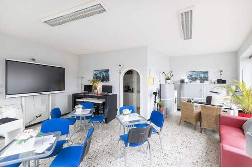 Verkaufsfläche - 1 Zimmer Gewerbeobjekt (Büro, Produktion, Verkauf) in Düsseldorf