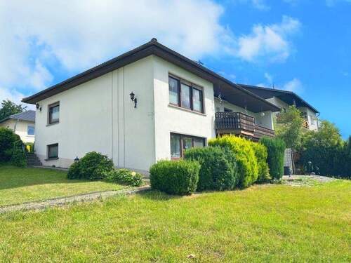 Seitenansicht - 8 Zimmer Einfamilienhaus zum Kaufen in Seck