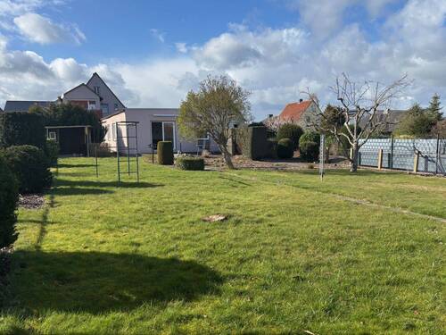 Rückansicht - ~~3 Zimmer Bungalowanbau mit großem Garten!!~~