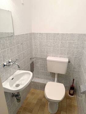 WC EG Hauptwohnung - 