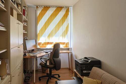 Kinderzimmer/Büro - 
