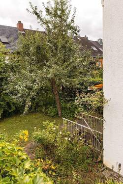 Garten - 6 Zimmer Mehrfamilienhaus, Wohnhaus in Höchberg