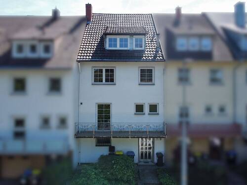 Hausansicht - 6 Zimmer Reihenmittelhaus zum Kaufen in Kaiserslautern