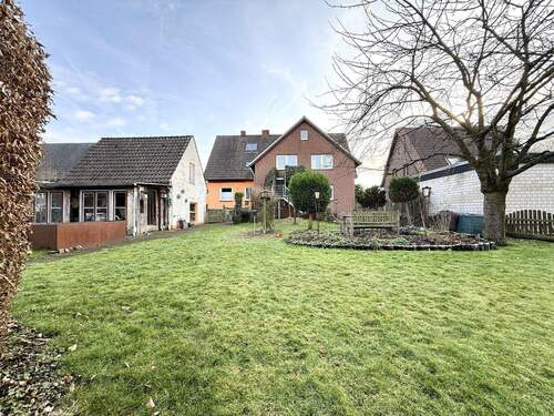 Außenbild - 7 Zimmer Mehrfamilienhaus, Wohnhaus zum Kaufen in Melle / Westerhausen