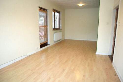 ... mit Terrassenzugang - 