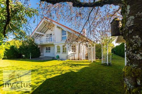 Außenansicht - 7 Zimmer Einfamilienhaus zum Kaufen in Wüstenrot / Neuhütten