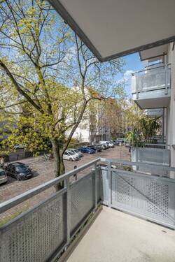Balkon - 2 Zimmer Etagenwohnung in Berlin-Moabit